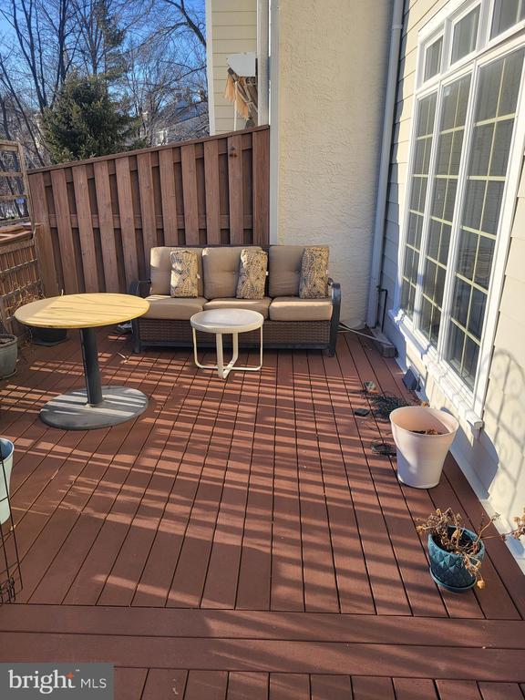 Building Photo - 185 Daylesford Blvd