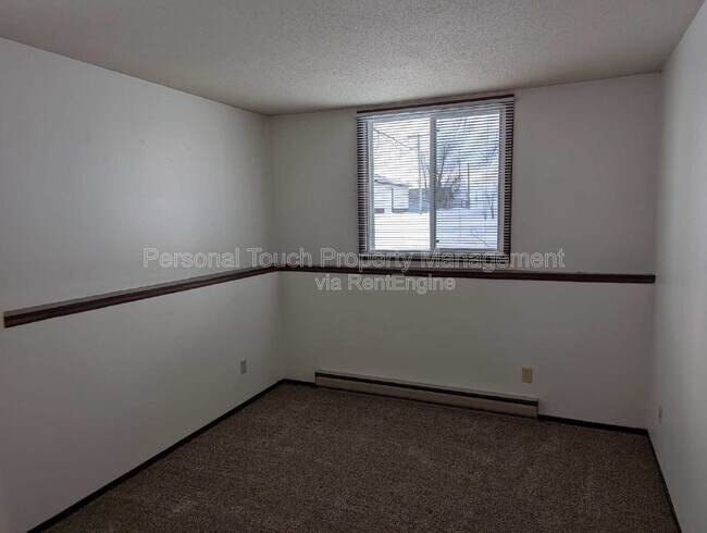 Building Photo - 180 1st St