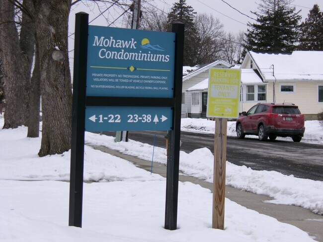 Building Photo - 222 S Ten Broeck St