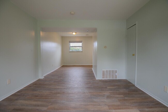 Building Photo - 3105 Clairpoint Ct