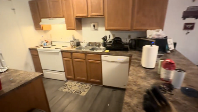 Interior Photo - 313/315 Clay St