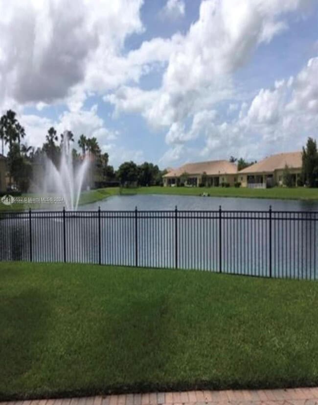 Building Photo - 1690 NE 33rd Ave