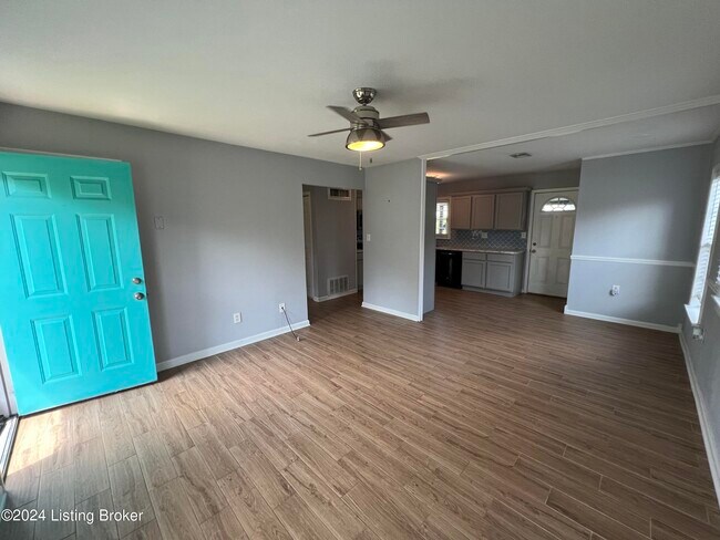 Building Photo - 2307 Medford Ln