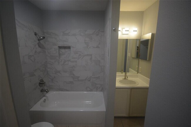 Building Photo - 8731 Village of Fondren Dr