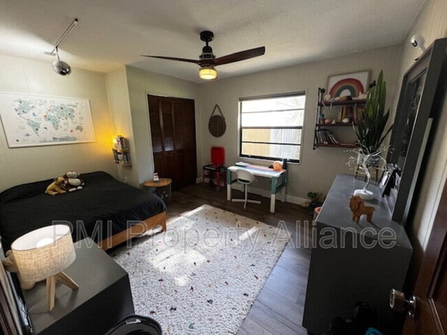 Building Photo - 4044 Tenita Dr