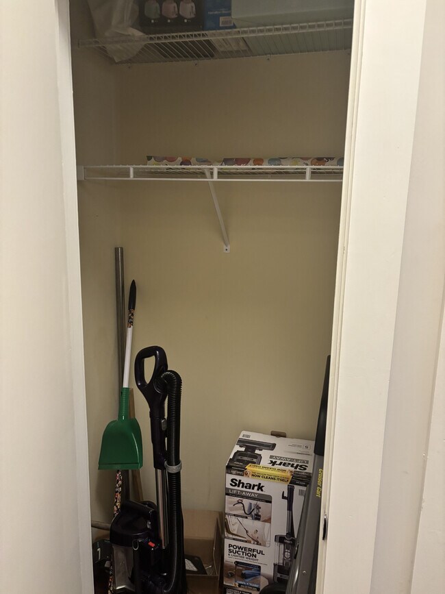 Building Photo - 870 Inman Village Pky NE