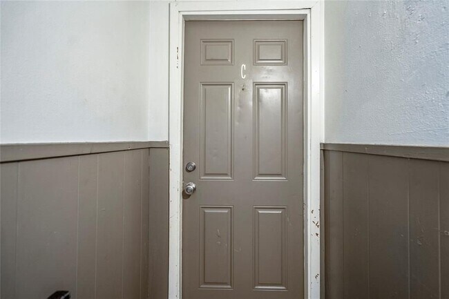 Building Photo - 3532 Midwest Dr