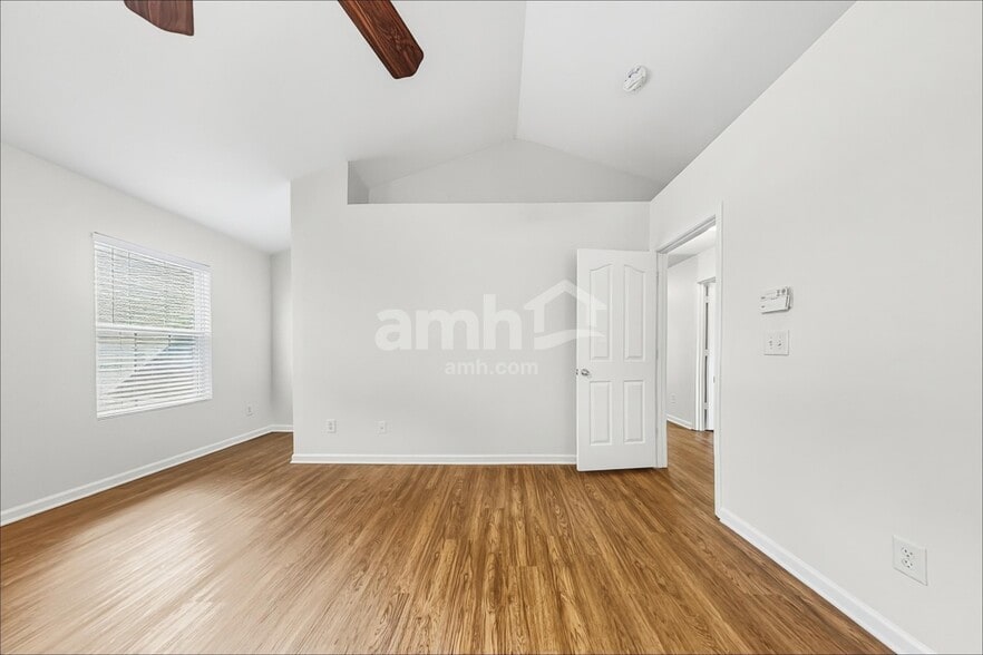 Building Photo - 14716 Castletown House Dr