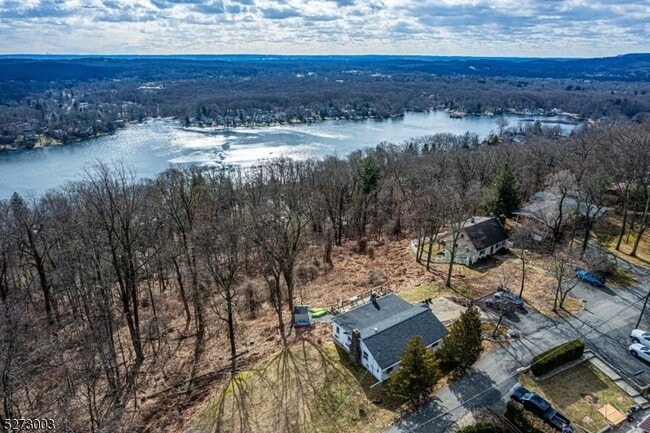 Building Photo - 110 Hillcrest Dr