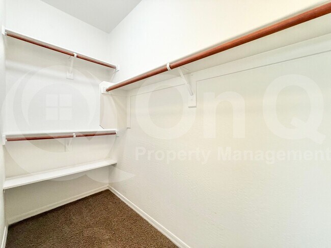 Building Photo - 9218 W Meadow Dr