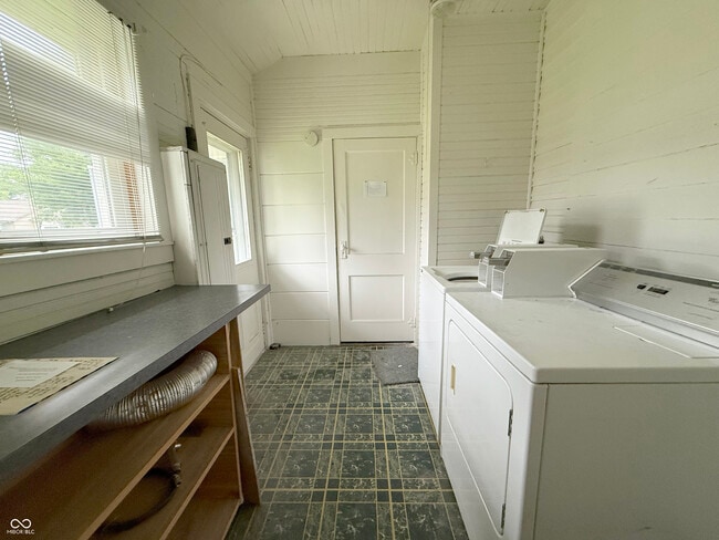 Building Photo - 512 N Pearl St