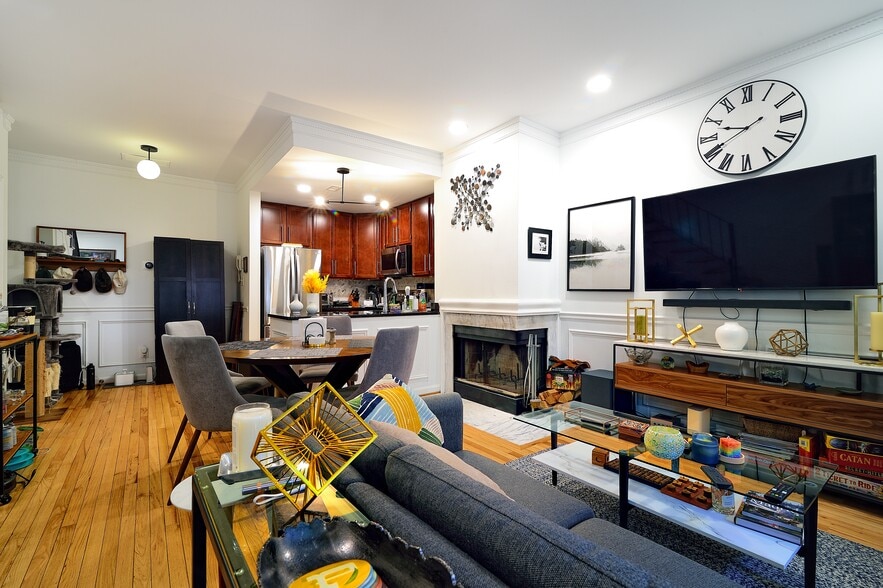 Building Photo - 1201 N St NW