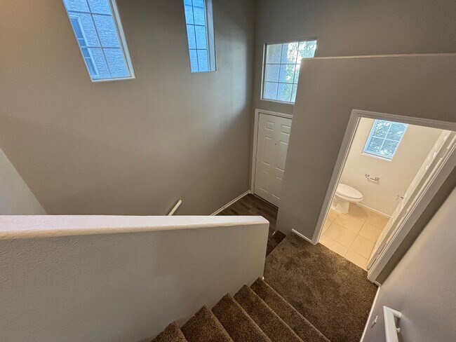 Building Photo - Spacious Tri-Level 4-Bedroom Home with Balcony and Community Amenities in Northwest Las Vegas!