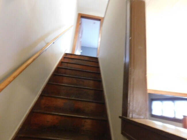 Building Photo - 3100-3102 Linden Avenue