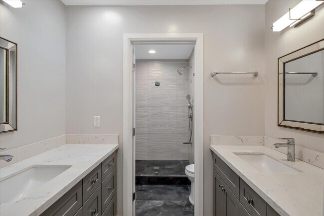 Building Photo - 7150 Bollinger Rd