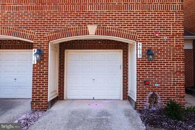 Building Photo - 4619 Hummingbird Ln