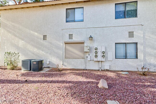 Building Photo - 6623 W Tropicana Ave