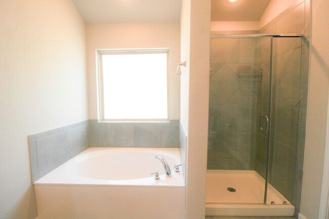 Building Photo - 7043 Diamond Vly