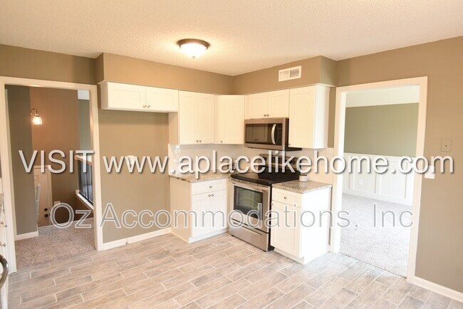 Building Photo - 1312 E 153rd St
