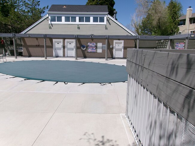 Building Photo - Great 3 bedroom, 2 bath, Southwest Reno home