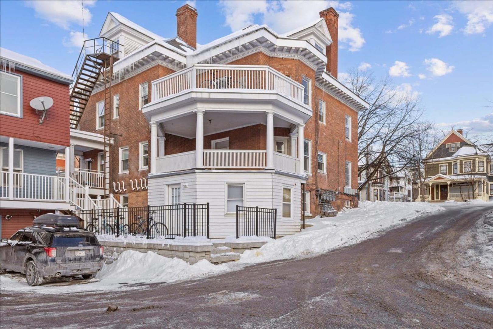 Building Photo - 207 S Union St