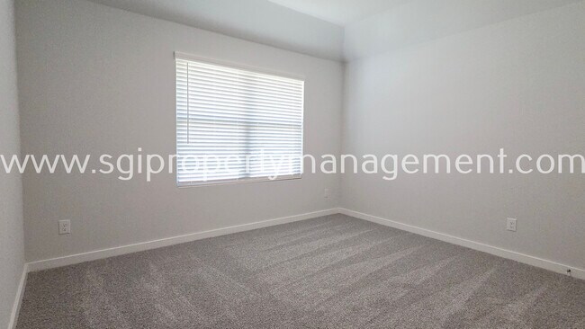 Building Photo - 3604 High Valley Dr