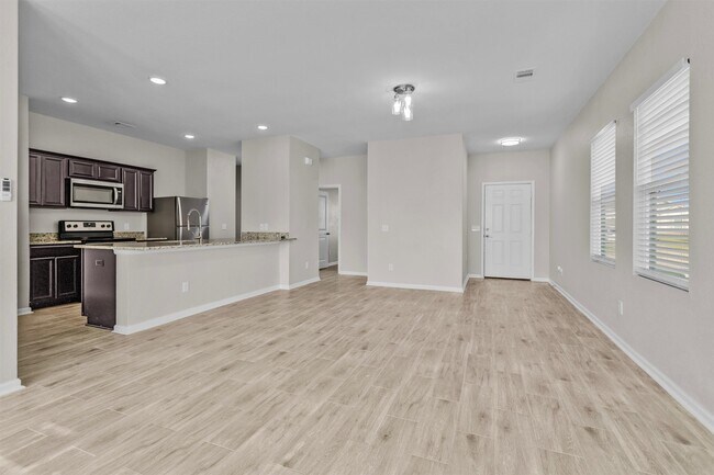 Building Photo - 1028 White Birch Ln
