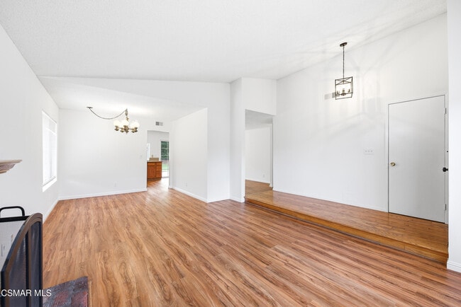 Building Photo - 1438 Calle De Oro