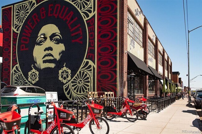 Building Photo - 2525 Arapahoe St