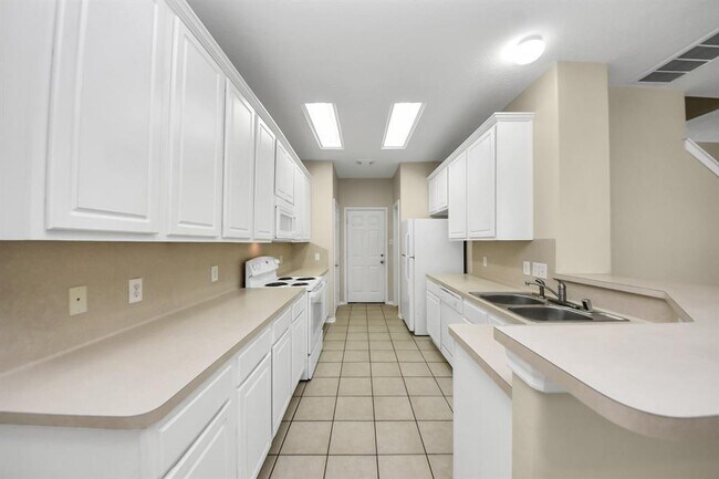 Building Photo - 8763 Thistlemoor Ln