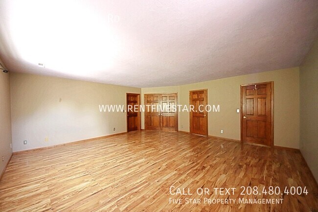 Building Photo - 1615 Juniper Hill Rd