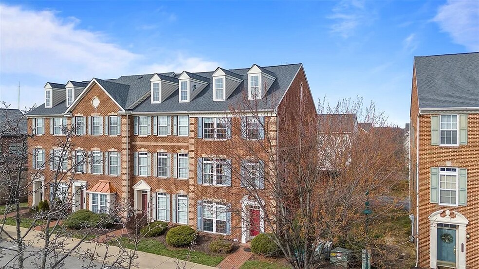Building Photo - 3009 Village Run Rd