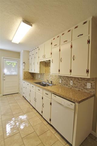 Building Photo - 5441 Thomas Ln