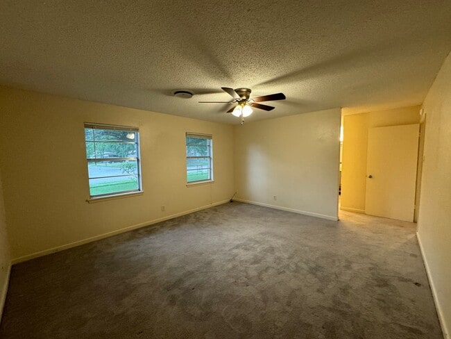 Building Photo - 4-Bedroom House for Rent in Killeen