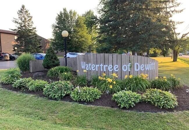 Building Photo - 207 Watertree Dr