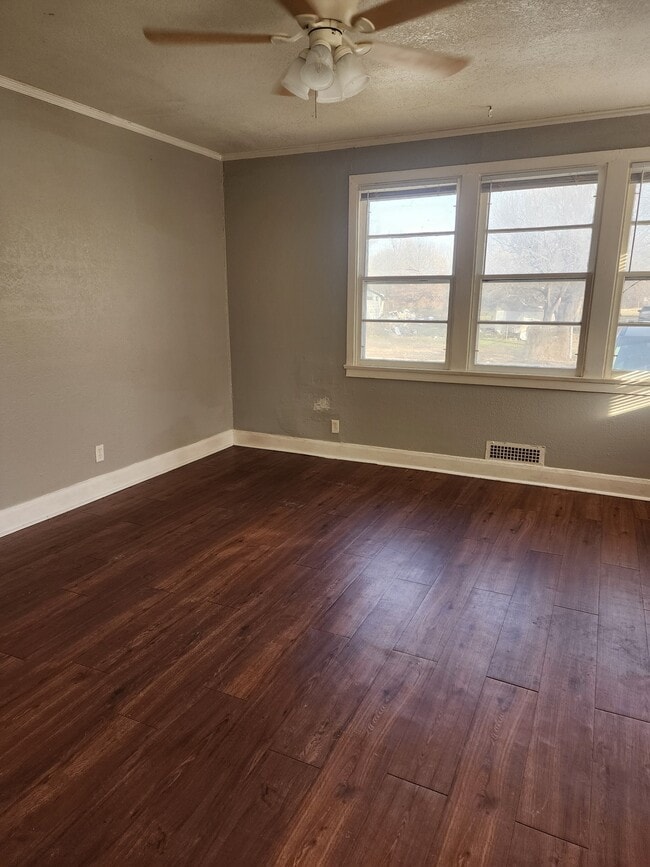 Building Photo - 1222 N 13th St