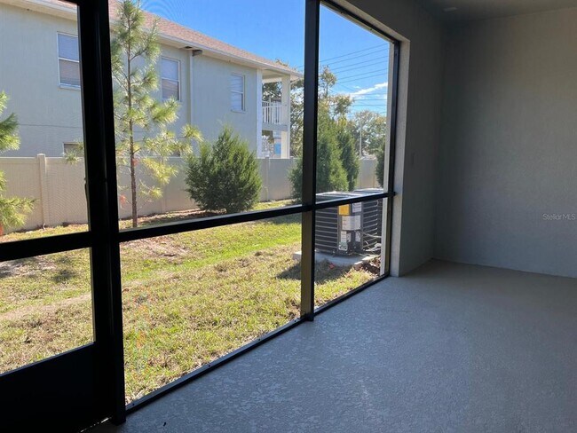 Building Photo - 11815 Davis Dr