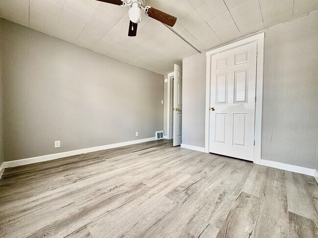 Building Photo - 1052 O'Brien