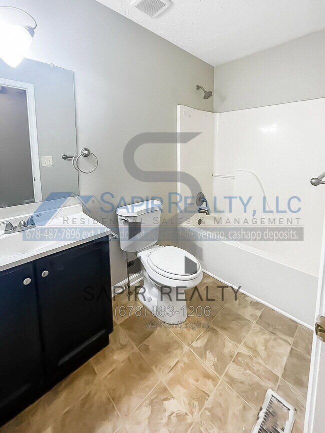Building Photo - 220 Beechwood Ln