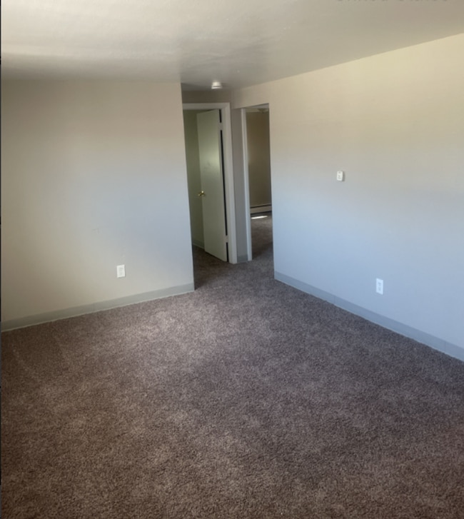 Building Photo - 2 Bedroom 1 Bathroom Westminster Quadplex - Lower unit