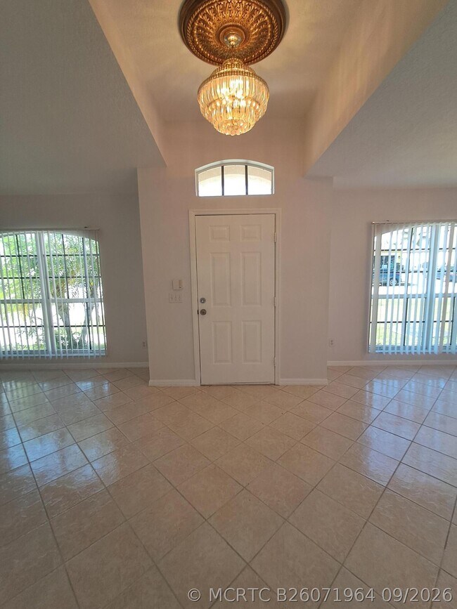 Building Photo - 2697 SW Altamira Ave
