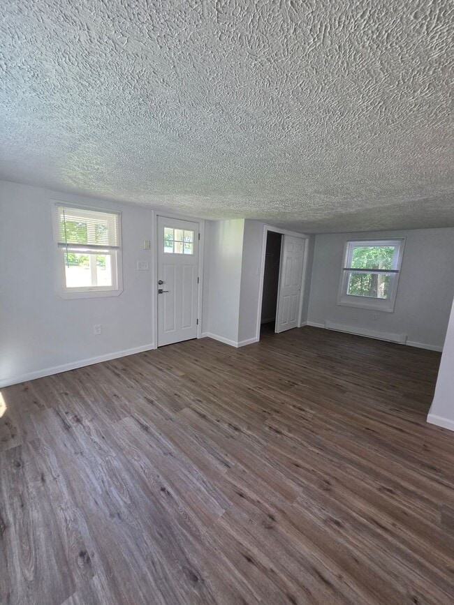 Building Photo - 2-Bedroom Wind Gap Home Available Now!