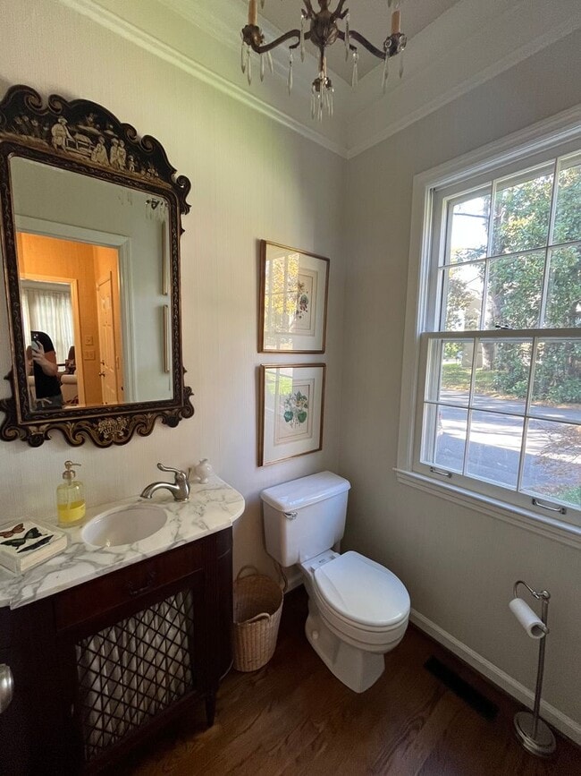 Building Photo - 2 Bedroom/ 2.5 Bath Townhome with 1 Car Ga...