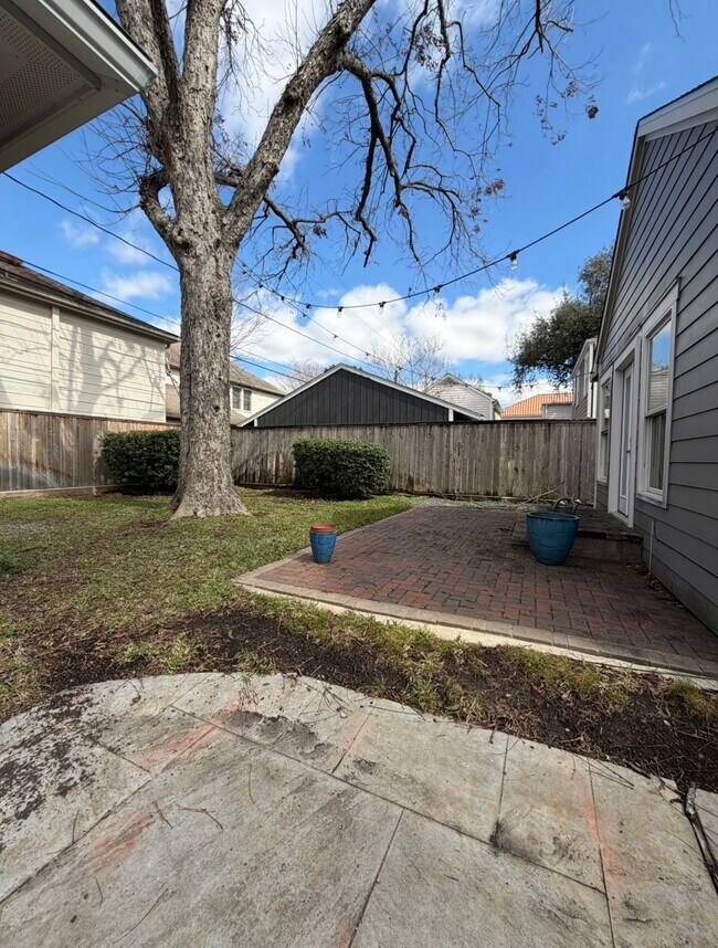 Building Photo - 3752 Rice Boulevard