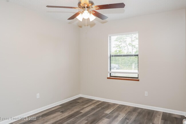 Building Photo - 1658 Wainwright St SE