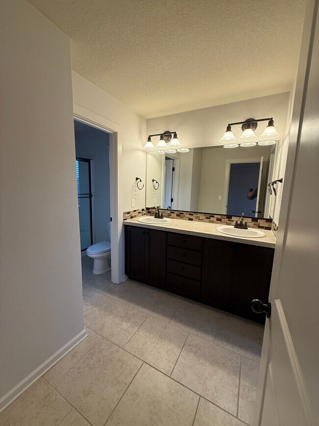 Building Photo - Impressive North Plains Home Backing to Protected Green Space – Move-In Ready!