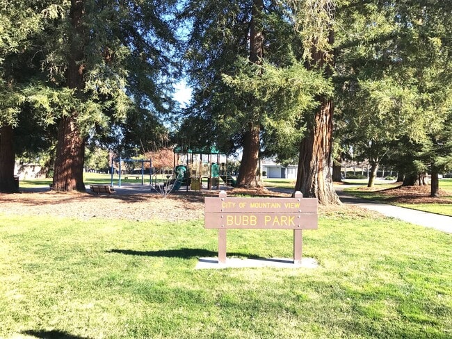 Building Photo - Desirable Mountain View 4 Bed 3 Bath Home ...
