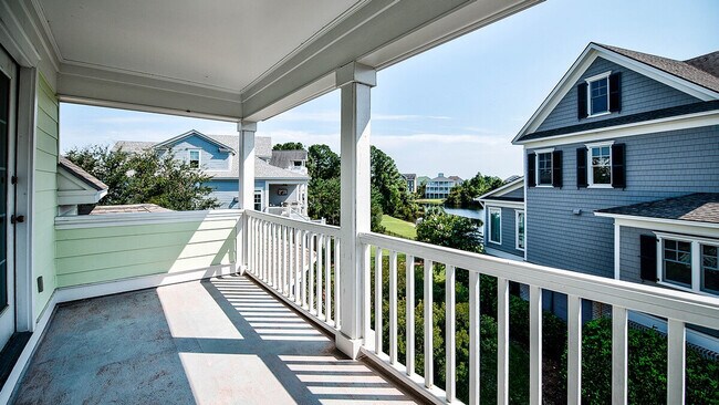 Building Photo - 203 Whiting Ln