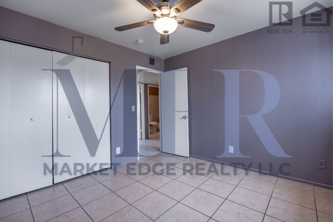 Building Photo - 5Bed/2Bath Home at 35th Ave/Cactus! Ready for Immediate Move-In! -- NO HOA!