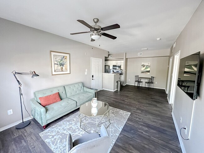 Building Photo - 6225 Saratoga Blvd